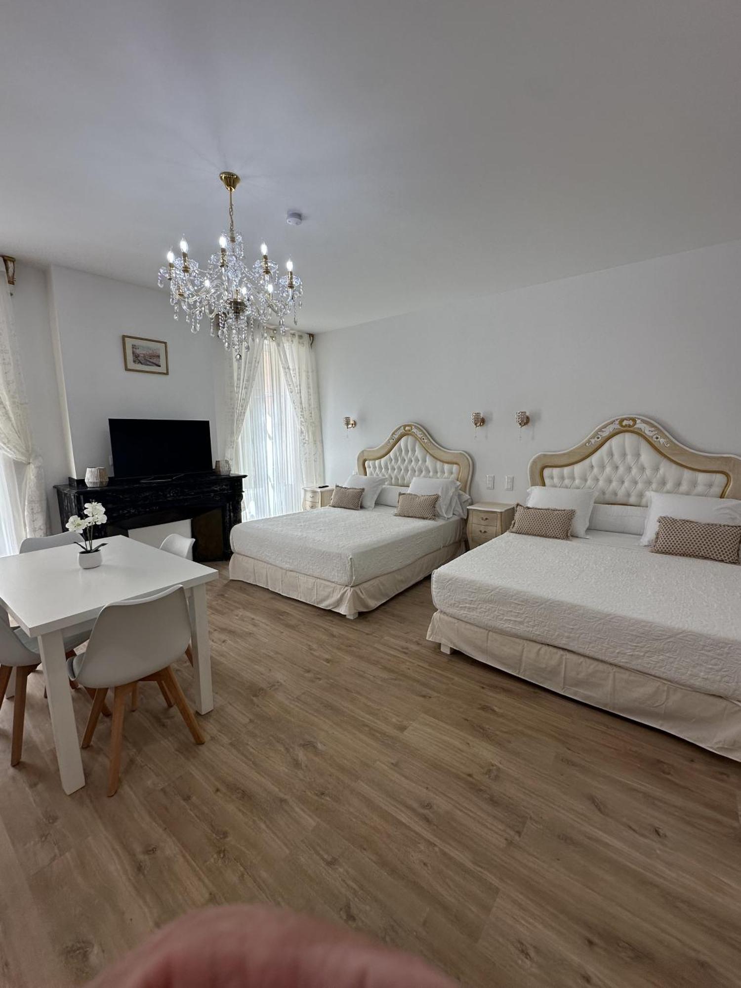 Studio Familial Du Cloitre Narbonne Exterior foto